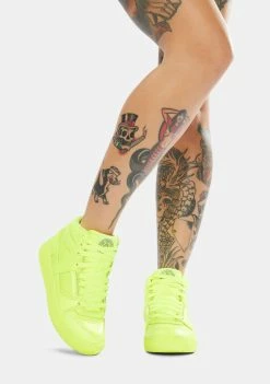 Budget π₯ Skechers LA Gear Neon Yellow π Sneakers π₯ 8 Skechers LA Gear Neon Yellow Sneakers
